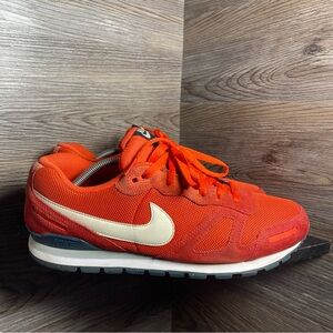 Nike waffle trainer red white